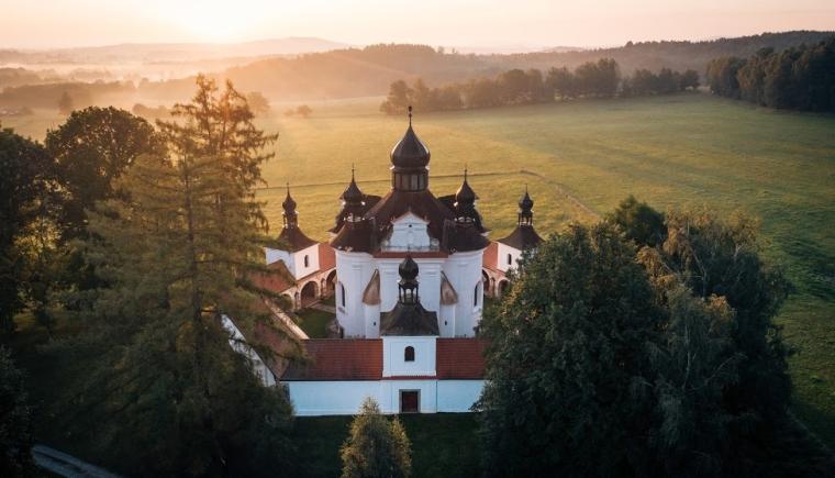 Poutní barokní kostel Nejsvětější Trojice u Trhových Svinů