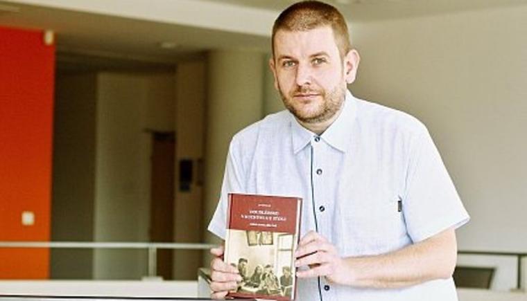 Doudlebsko v kuchyni a u stolu