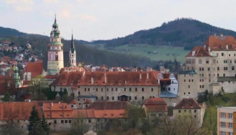PO STOPÁCH ARCHEOLOGICKÝCH PAMÁTEK ČESKOKRUMLOVSKA