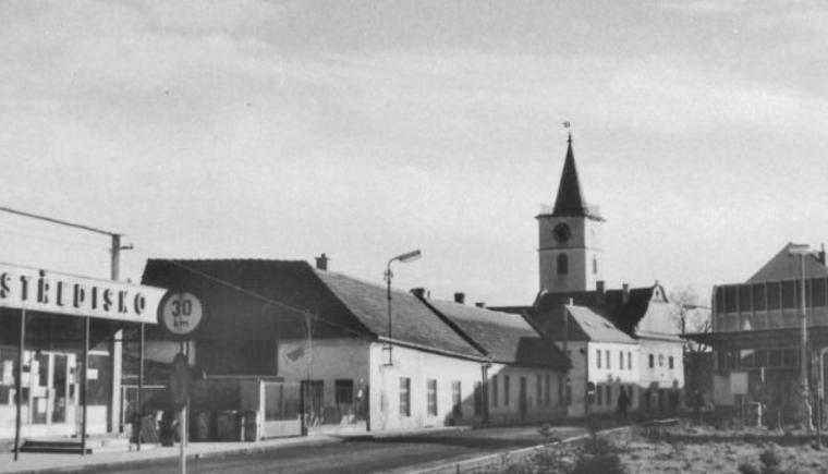 PROMÍTÁNÍ NEJEN PRO PAMĚTNÍKY
