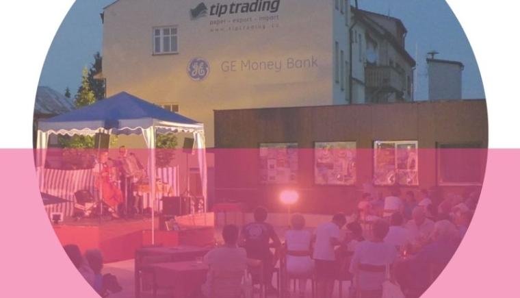Úvodní stránka»Aktuality»Večery před kulturním domem Večery před kulturním domem